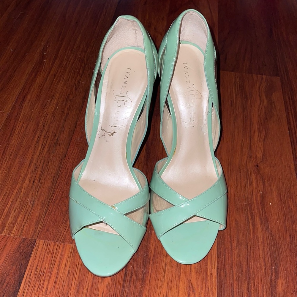 Mint Green open toe sandal with criss-cross design
